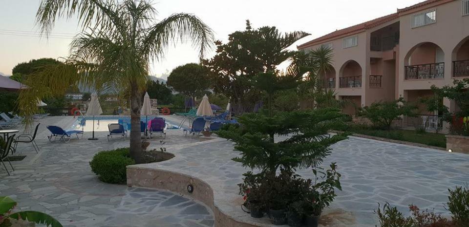 Daniel Hotel (Adults Only) กาลามากี ภายนอก รูปภาพ